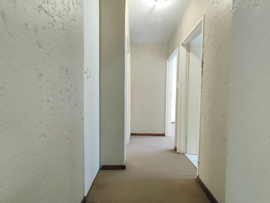 To Let 2 Bedroom Property for Rent in Ridgeway Gauteng