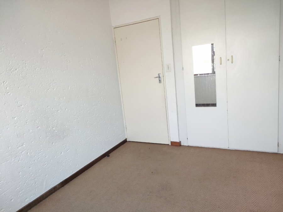 To Let 2 Bedroom Property for Rent in Ridgeway Gauteng