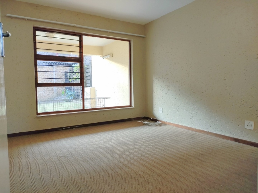 To Let 2 Bedroom Property for Rent in Ridgeway Gauteng