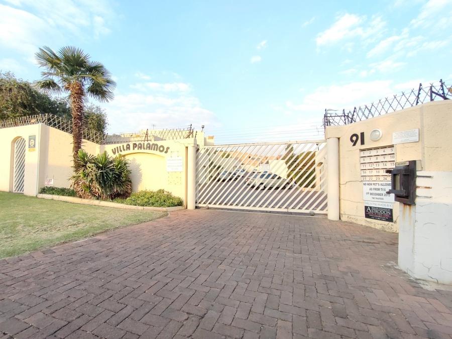 To Let 2 Bedroom Property for Rent in Ridgeway Gauteng