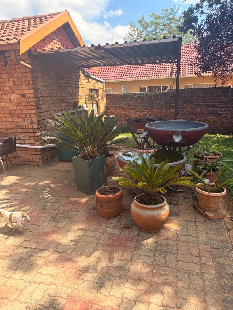3 Bedroom Property for Sale in Crystal Park Gauteng