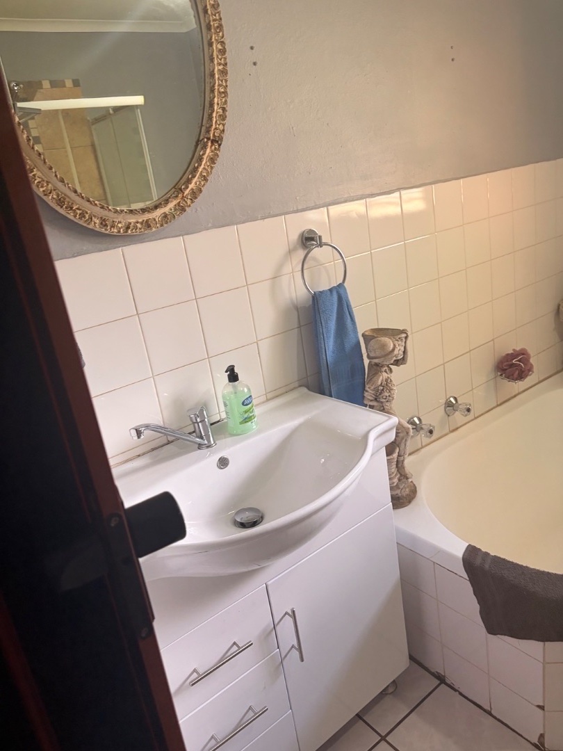 3 Bedroom Property for Sale in Crystal Park Gauteng