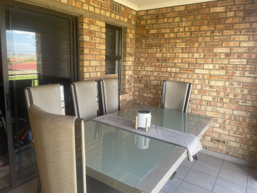 3 Bedroom Property for Sale in Albertsdal Gauteng