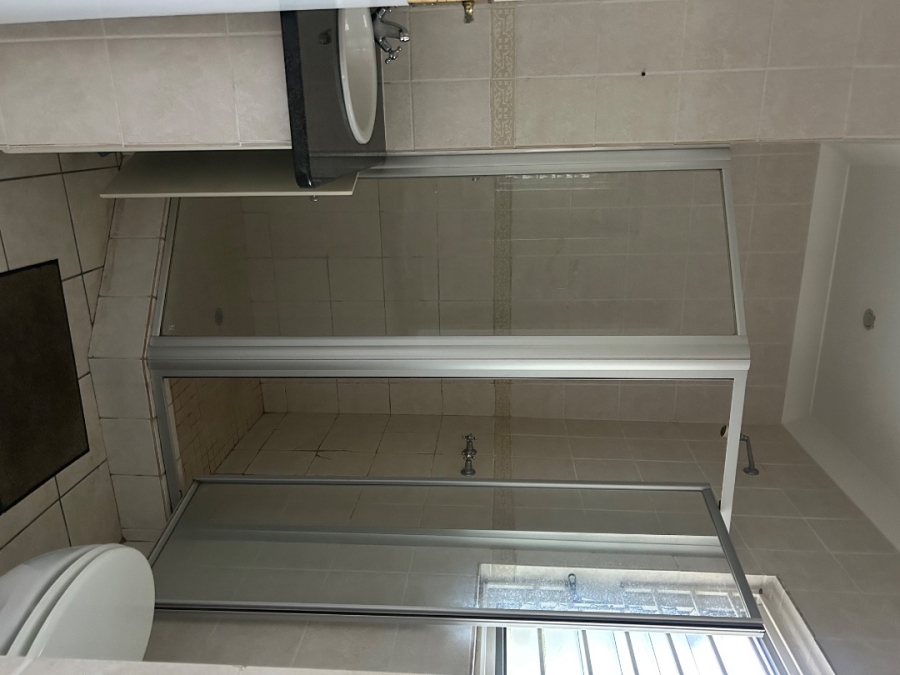 To Let 1 Bedroom Property for Rent in Fourways Gauteng