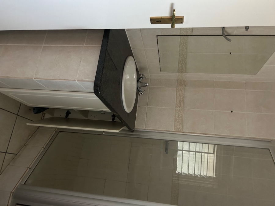 To Let 1 Bedroom Property for Rent in Fourways Gauteng