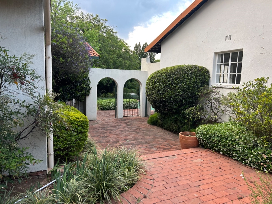 To Let 1 Bedroom Property for Rent in Fourways Gauteng