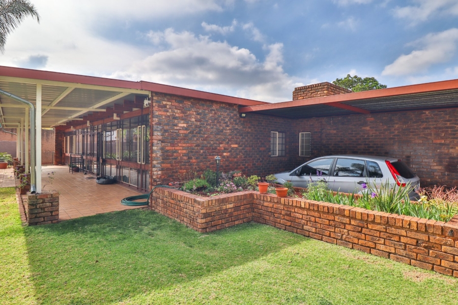 4 Bedroom Property for Sale in Doringkloof Gauteng
