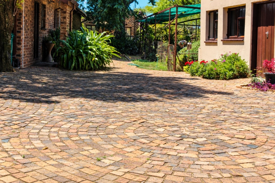 Commercial Property for Sale in Blue Hills AH Gauteng