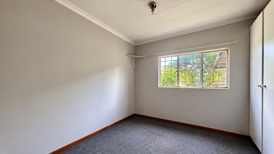 Commercial Property for Sale in Blue Hills AH Gauteng