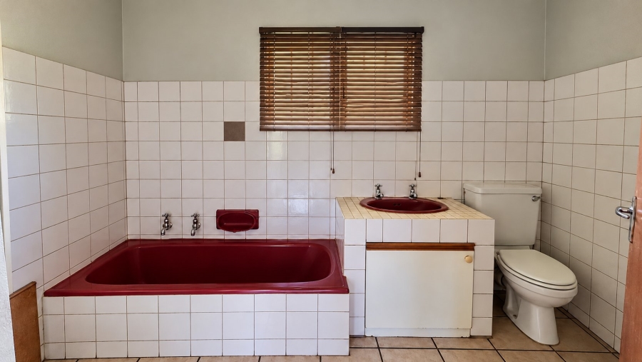 Commercial Property for Sale in Blue Hills AH Gauteng