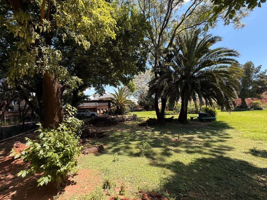 5 Bedroom Property for Sale in Lakefield Gauteng