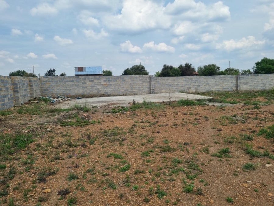  Bedroom Property for Sale in Vaaloewer Gauteng