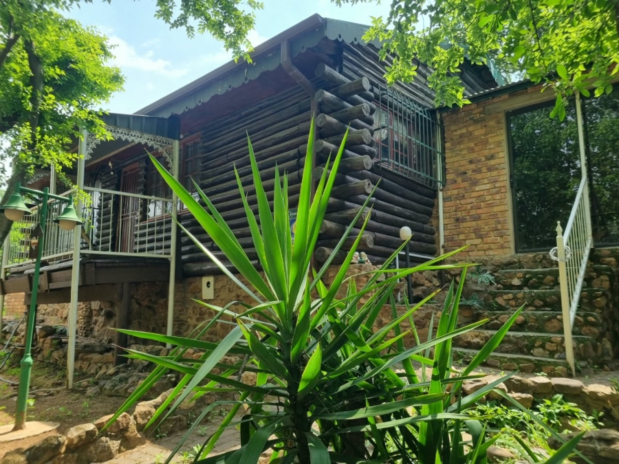 3 Bedroom Property for Sale in Vaaloewer Gauteng