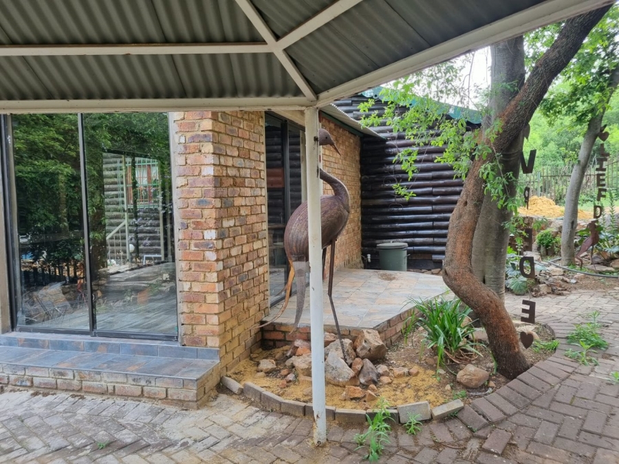 3 Bedroom Property for Sale in Vaaloewer Gauteng