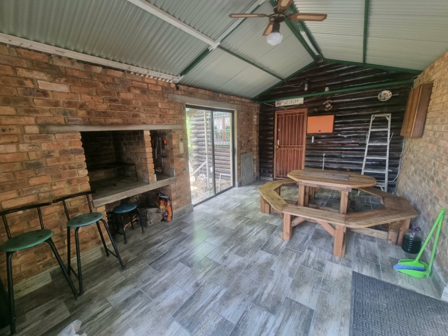 3 Bedroom Property for Sale in Vaaloewer Gauteng