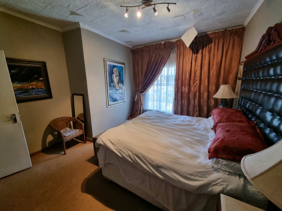 3 Bedroom Property for Sale in Vaaloewer Gauteng