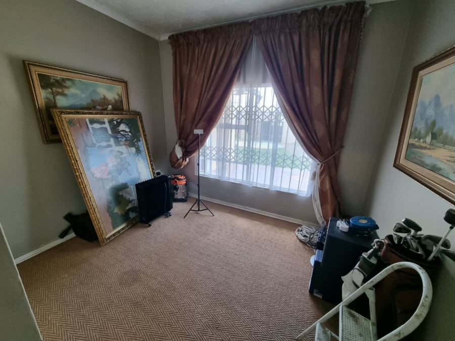3 Bedroom Property for Sale in Vaaloewer Gauteng