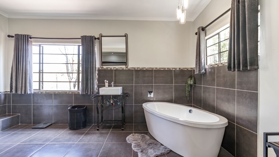 Commercial Property for Sale in Roodeplaat Gauteng