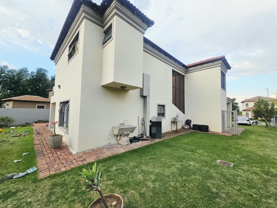 To Let 3 Bedroom Property for Rent in Monavoni Gauteng