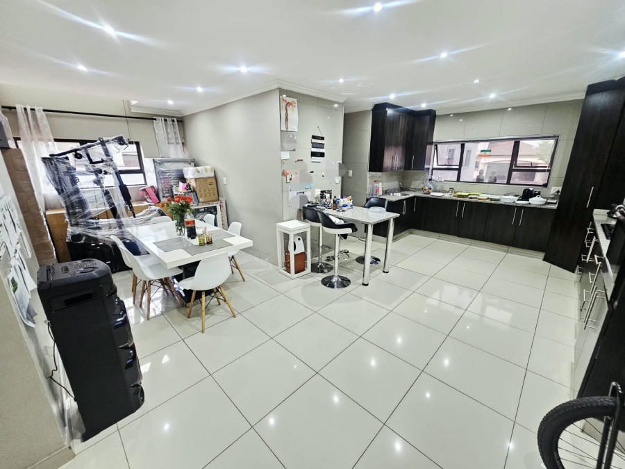 To Let 3 Bedroom Property for Rent in Monavoni Gauteng