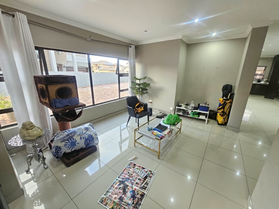 To Let 3 Bedroom Property for Rent in Monavoni Gauteng