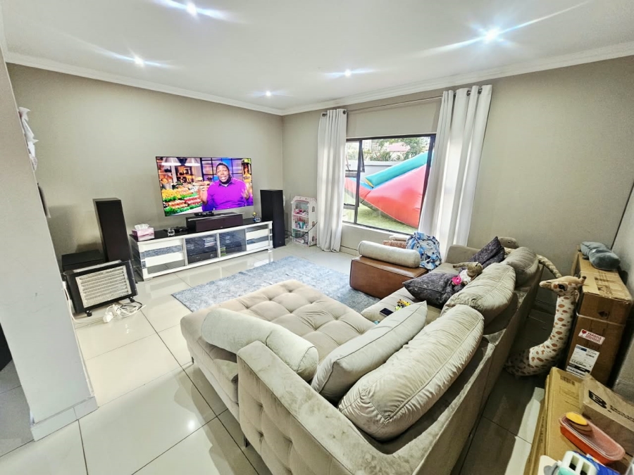 To Let 3 Bedroom Property for Rent in Monavoni Gauteng