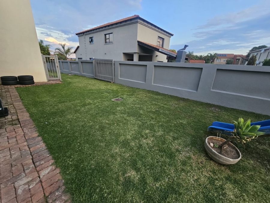 To Let 3 Bedroom Property for Rent in Monavoni Gauteng