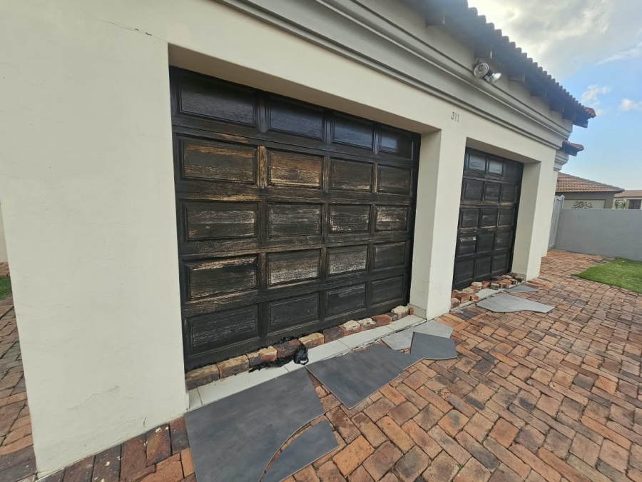 To Let 3 Bedroom Property for Rent in Monavoni Gauteng