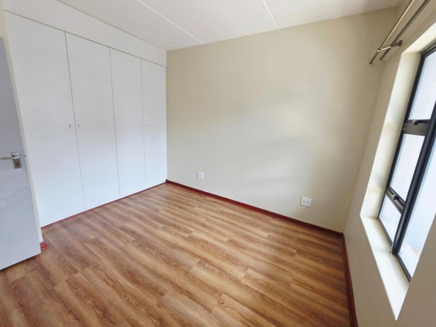 2 Bedroom Property for Sale in Glen Austin Gauteng
