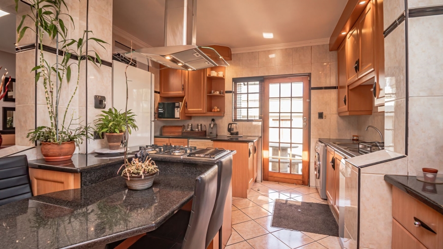3 Bedroom Property for Sale in Glenvista Gauteng