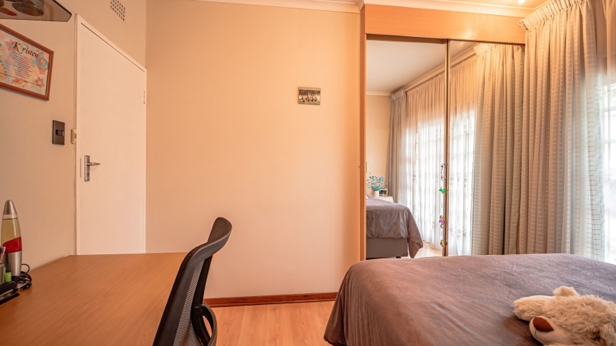 3 Bedroom Property for Sale in Glenvista Gauteng