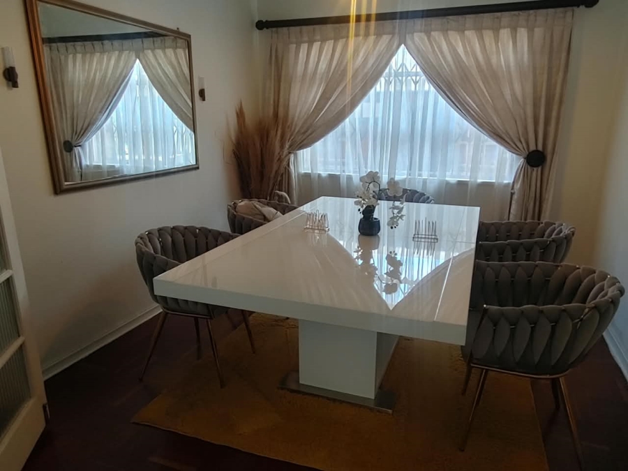 To Let 4 Bedroom Property for Rent in Farrarmere Gauteng