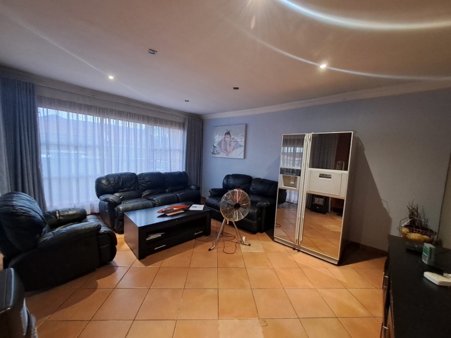 3 Bedroom Property for Sale in The Orchards Gauteng
