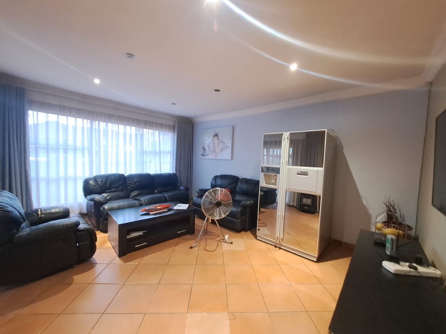 3 Bedroom Property for Sale in The Orchards Gauteng
