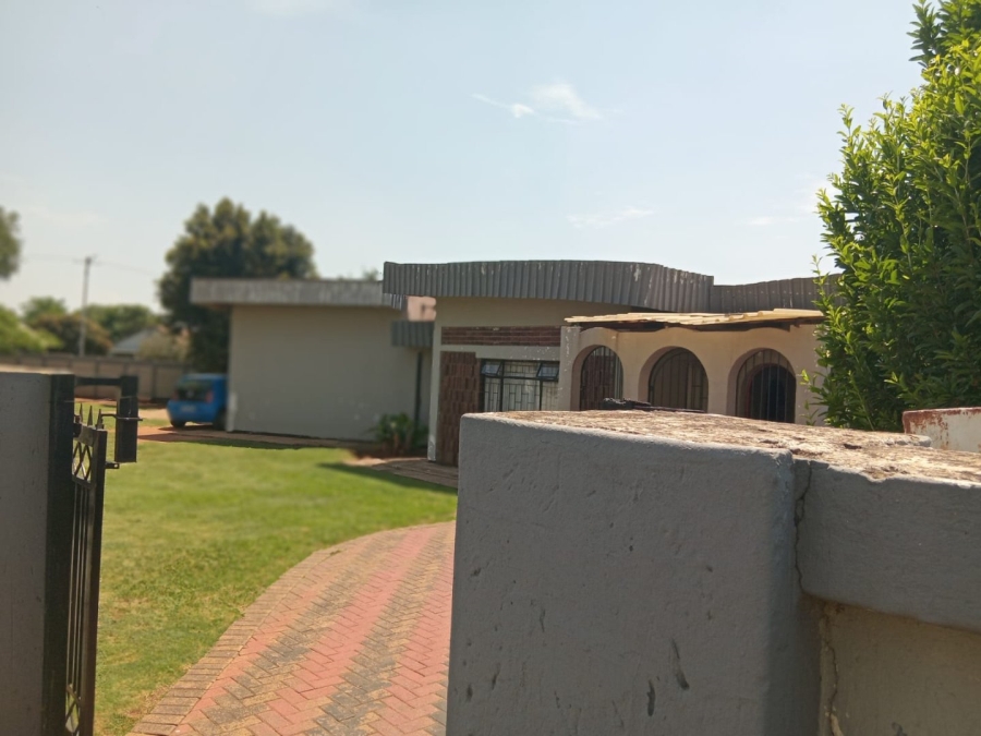 4 Bedroom Property for Sale in Leondale Gauteng