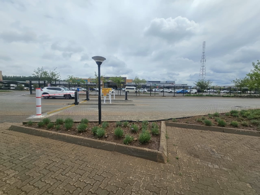 To Let Commercial Property for Rent in Raslouw Gauteng