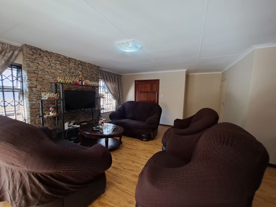 3 Bedroom Property for Sale in Heatherdale AH Gauteng