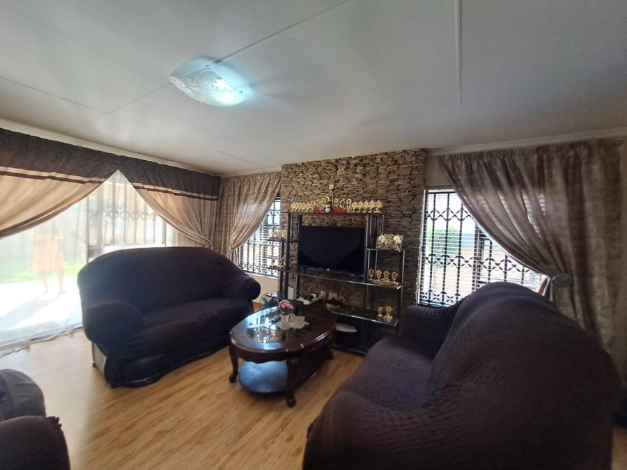 3 Bedroom Property for Sale in Heatherdale AH Gauteng