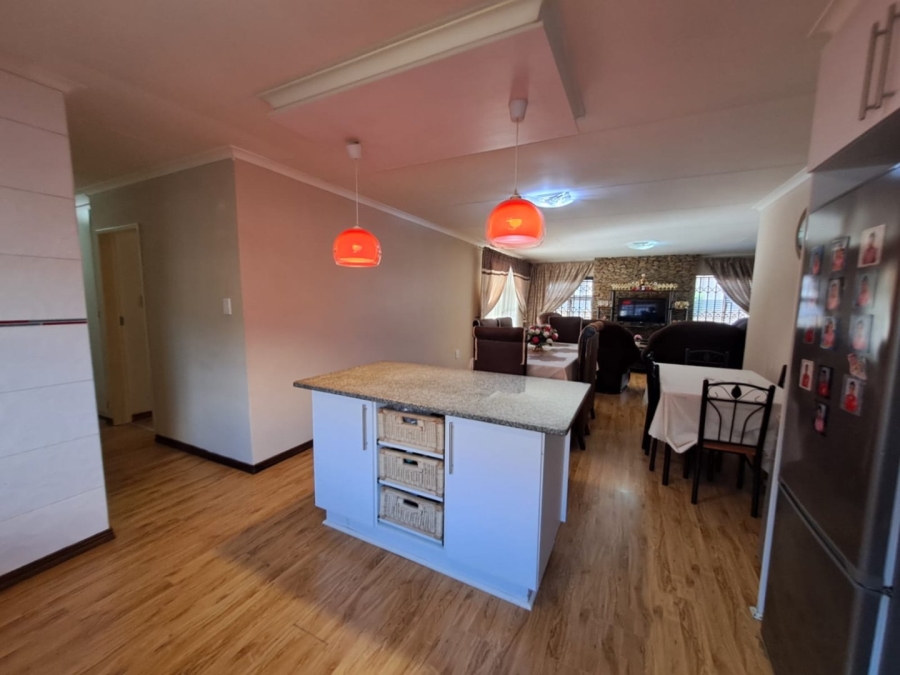 3 Bedroom Property for Sale in Heatherdale AH Gauteng