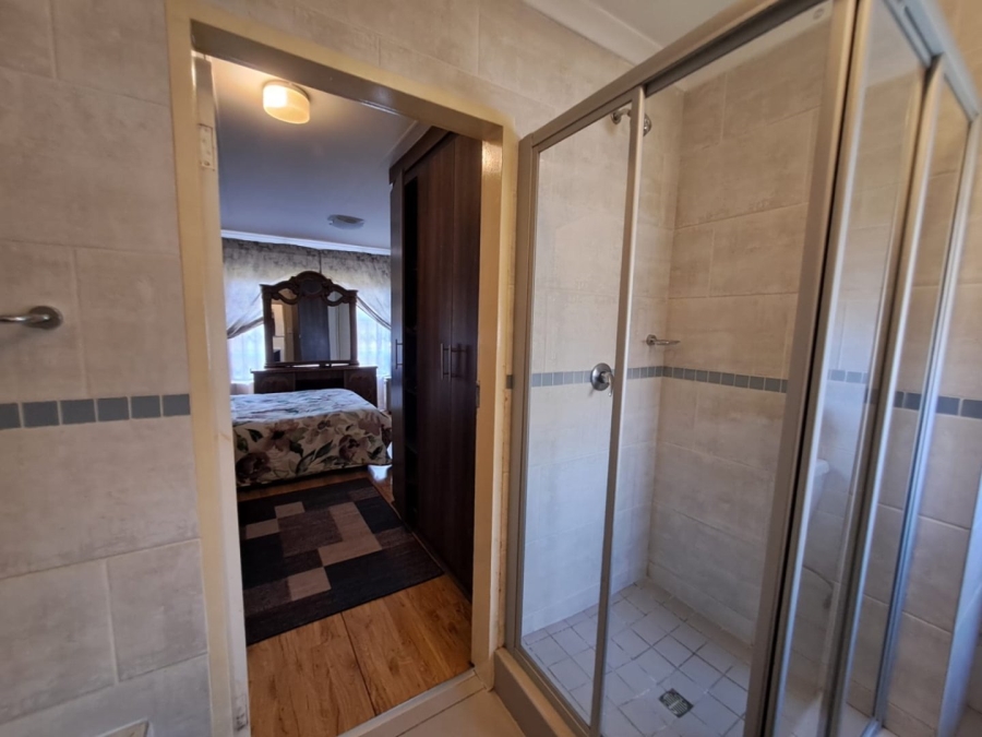 3 Bedroom Property for Sale in Heatherdale AH Gauteng