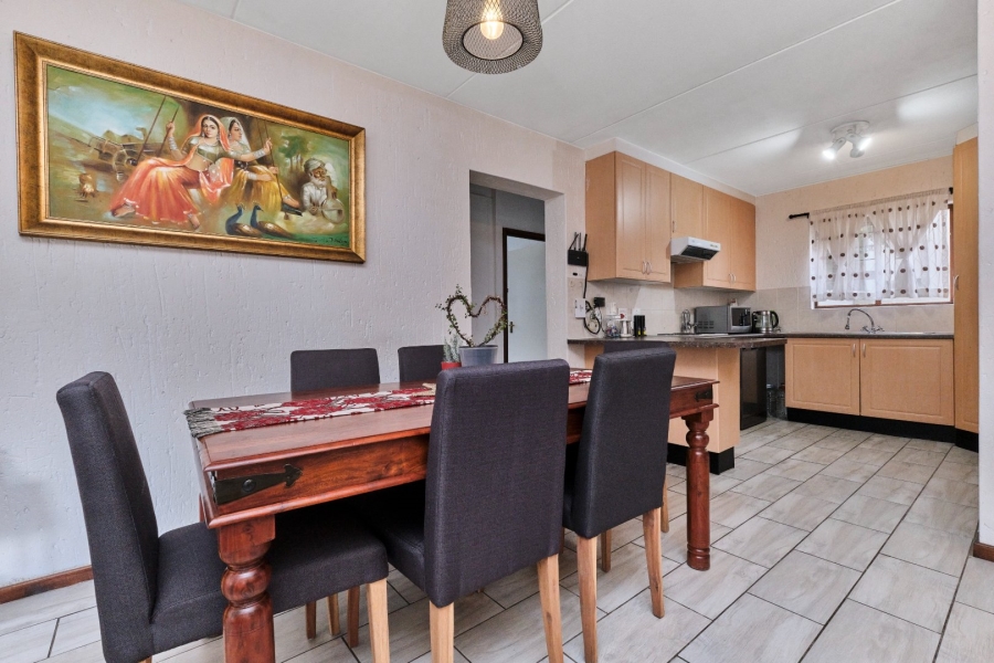 To Let 2 Bedroom Property for Rent in Pineslopes Gauteng