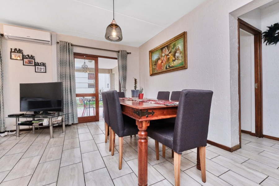 To Let 2 Bedroom Property for Rent in Pineslopes Gauteng