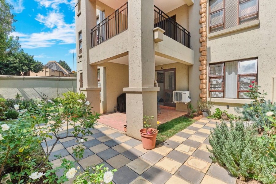 To Let 2 Bedroom Property for Rent in Pineslopes Gauteng