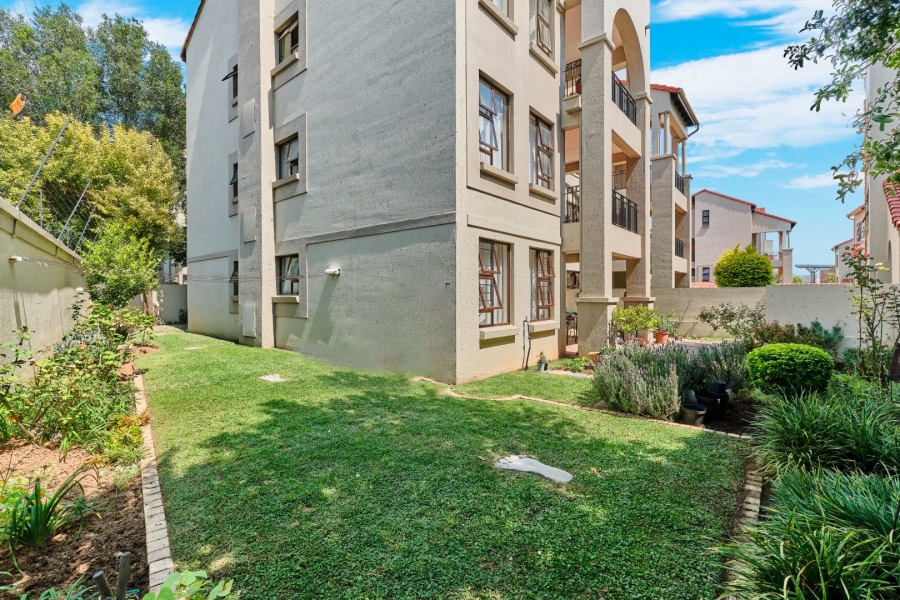 To Let 2 Bedroom Property for Rent in Pineslopes Gauteng