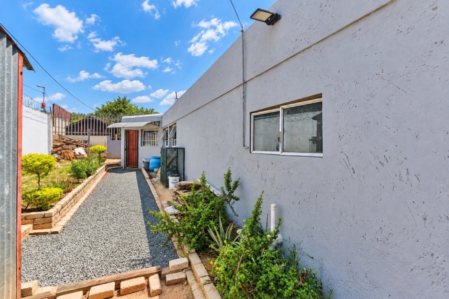 To Let 2 Bedroom Property for Rent in North Riding Gauteng