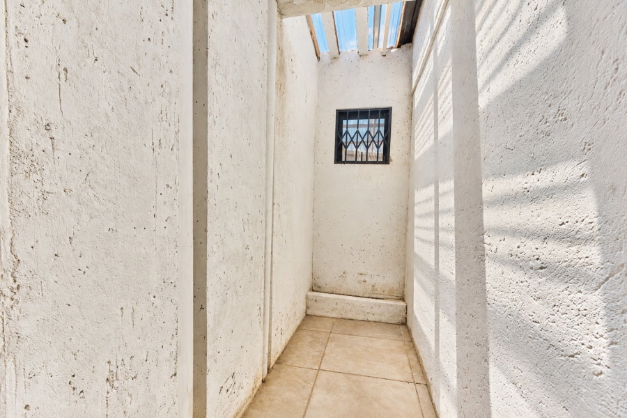 To Let 2 Bedroom Property for Rent in North Riding Gauteng