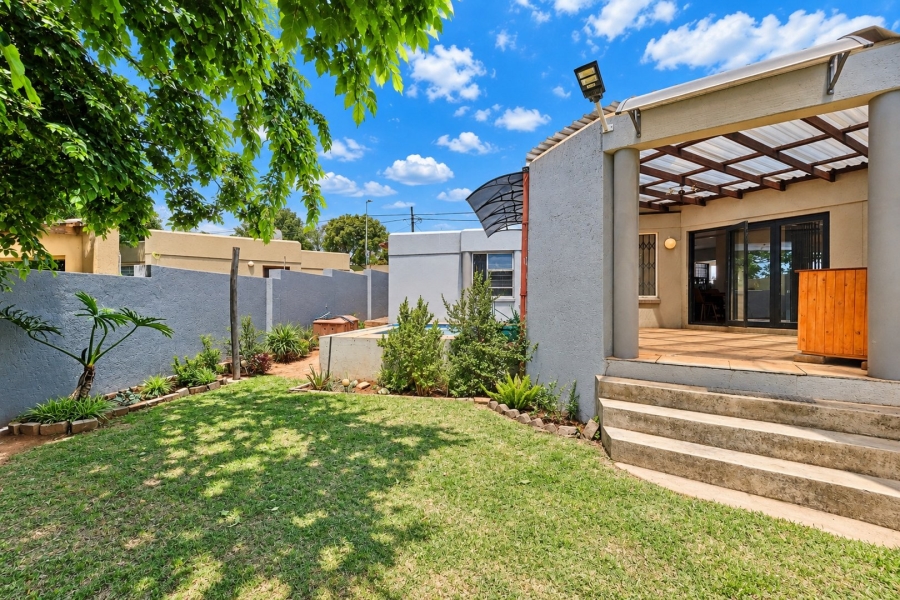 To Let 2 Bedroom Property for Rent in North Riding Gauteng