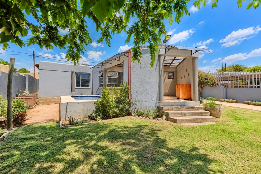 To Let 2 Bedroom Property for Rent in North Riding Gauteng