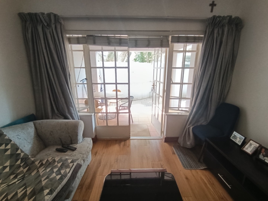 To Let 2 Bedroom Property for Rent in Illovo Gauteng