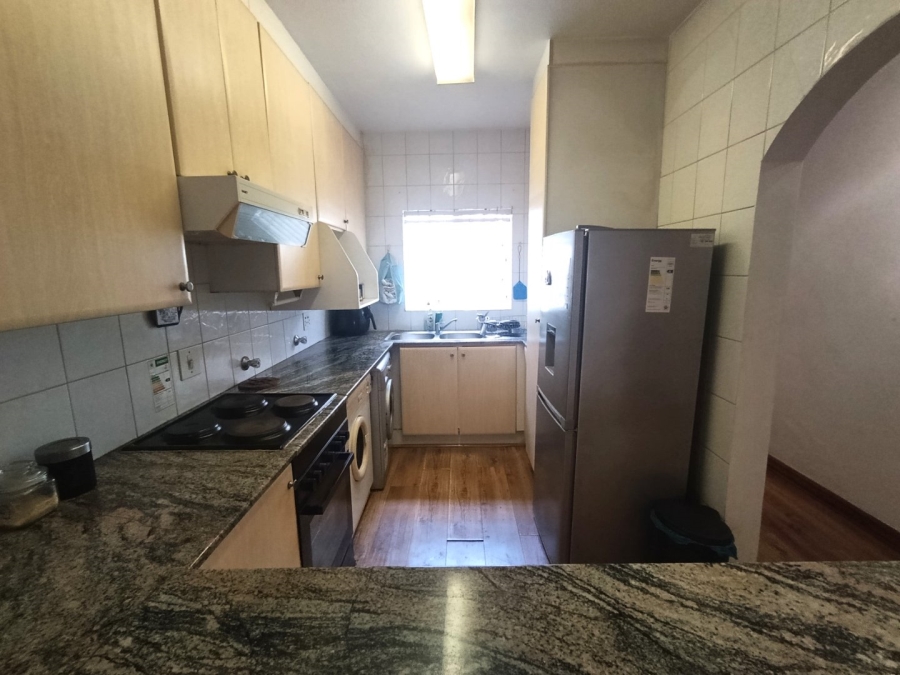 To Let 2 Bedroom Property for Rent in Illovo Gauteng